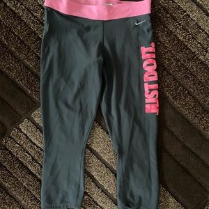 Nike workout capris size L